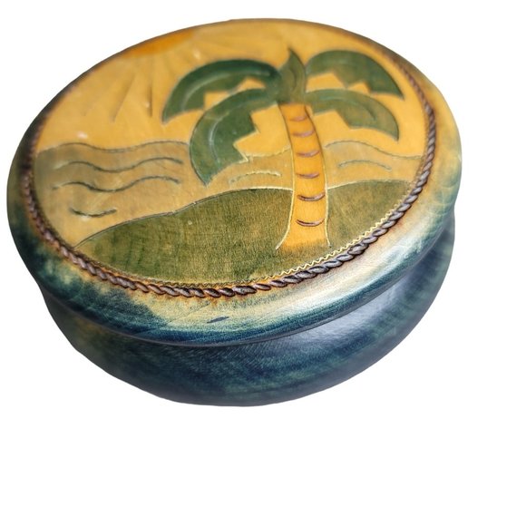 wooden hand carved tropical themed round box container with shells sand dollar - Picture 4 of 10